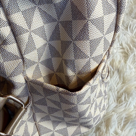 Stylish Geometric Pattern Backpack - Picture 4 of 4